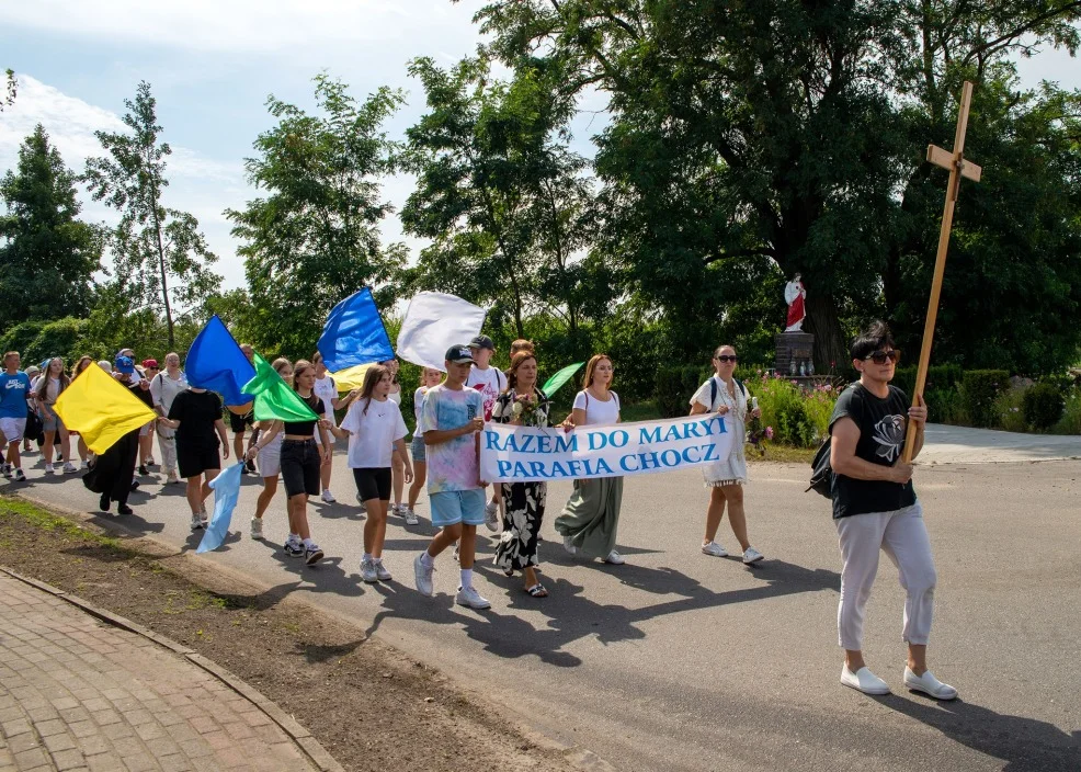 Piesza pielgrzymka z Chocza do Sanktuarium Matki Bożej z Dzieciątkiem w Żegocinie [ZDJĘCIA] - Zdjęcie główne