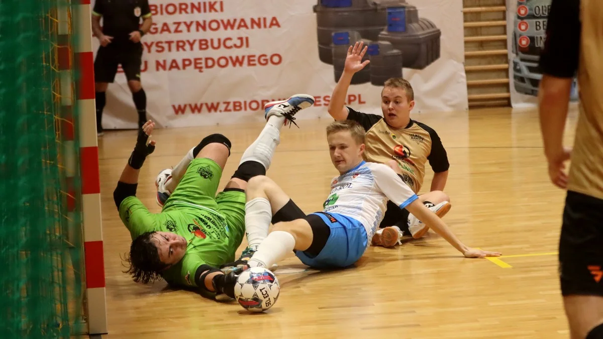 Rawicz. Inauguracja sezonu III ligi futsalu. RAF przegrał z Piastem [ZDJĘCIA] - Zdjęcie główne