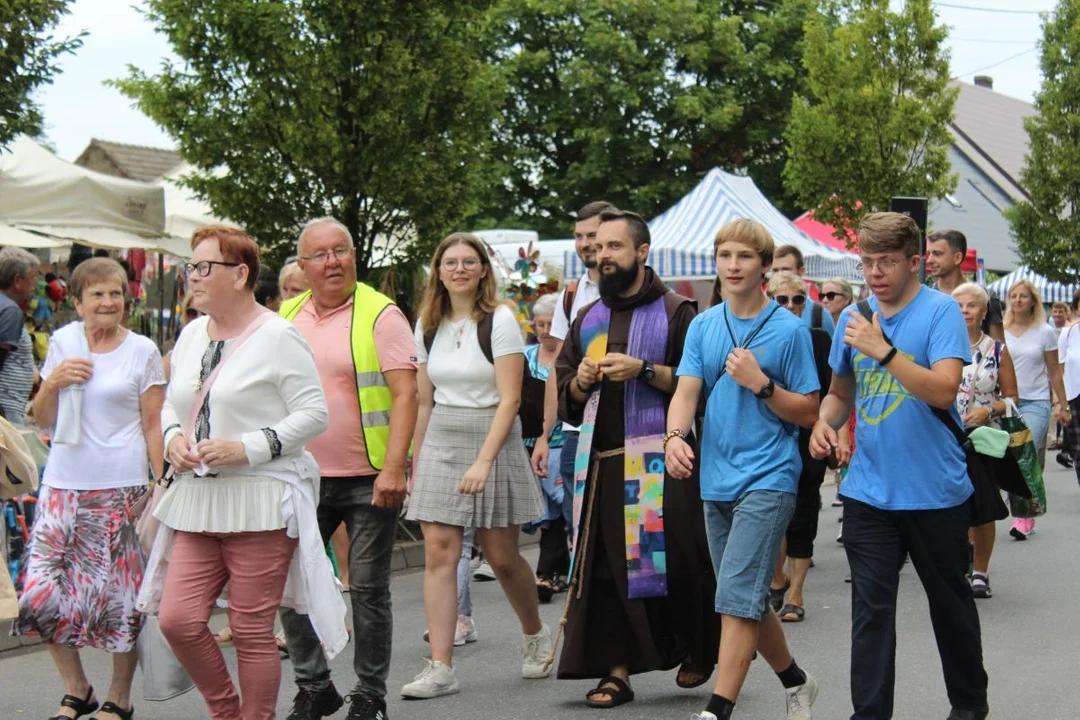 Odpust Matki Bożej Pocieszenia w Golinie z grupami pielgrzymów [2023]