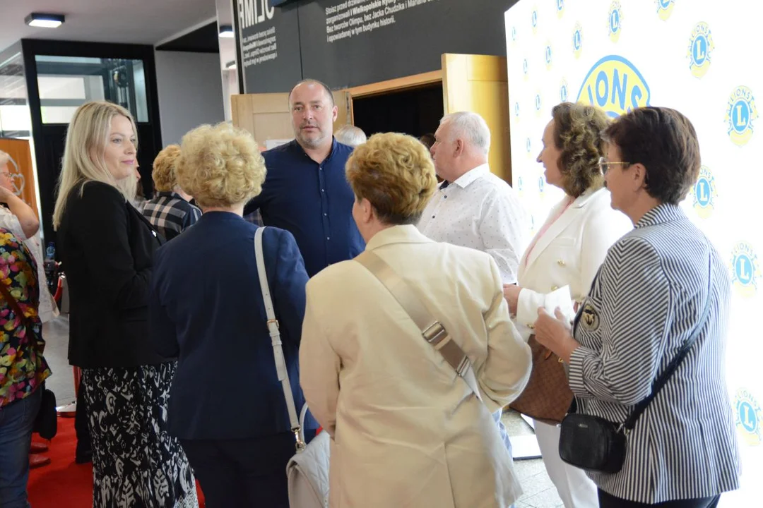 Stanisław Soyka zagrał w Jarocinie na zaproszenie Lions Clubu, aby pomóc 7-letniej Lence