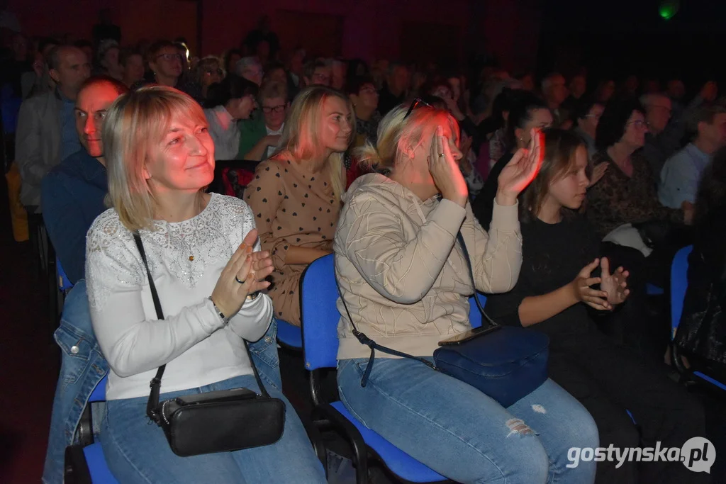 Gostyń. Koncert Grażyny Łobaszewskiej na scenie GOK Hutnik