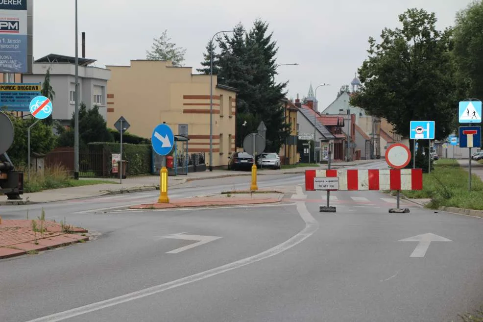 Roboty drogowe w Jarocinie. Zamknięta ul. Wojska Polskiego