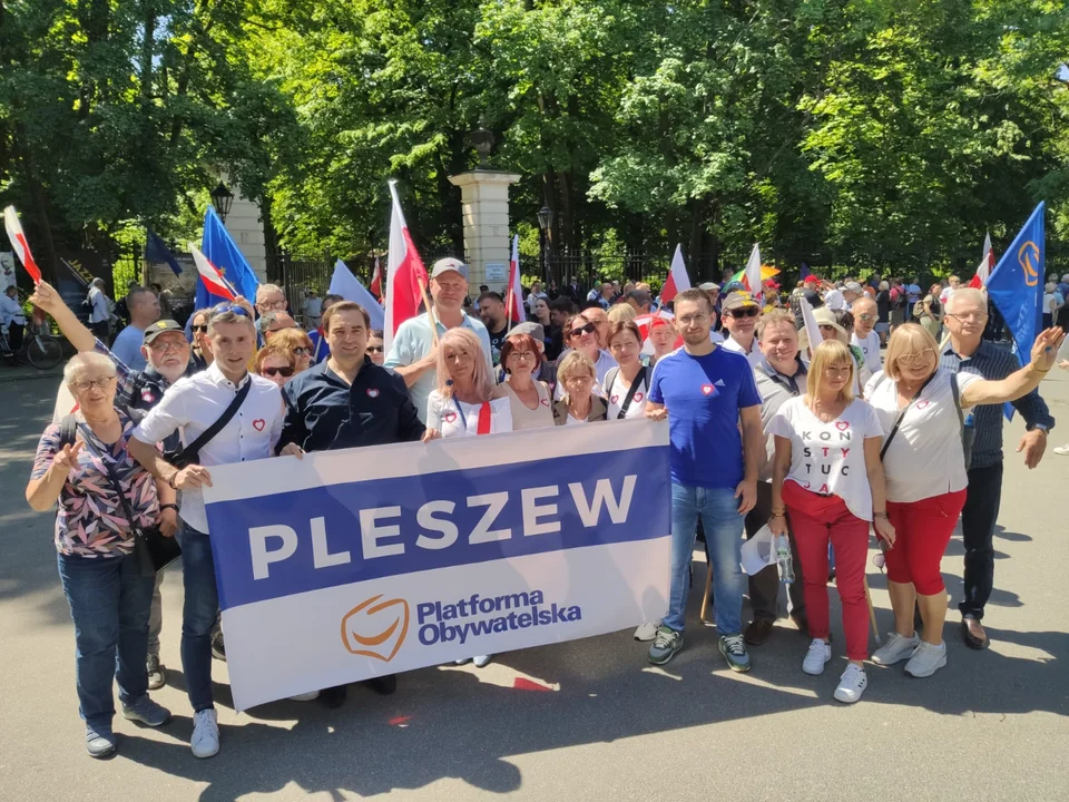 Pleszewianie na Wielkim Marszu protestacyjnym w Warszawie [ZDJĘCIA] - Zdjęcie główne