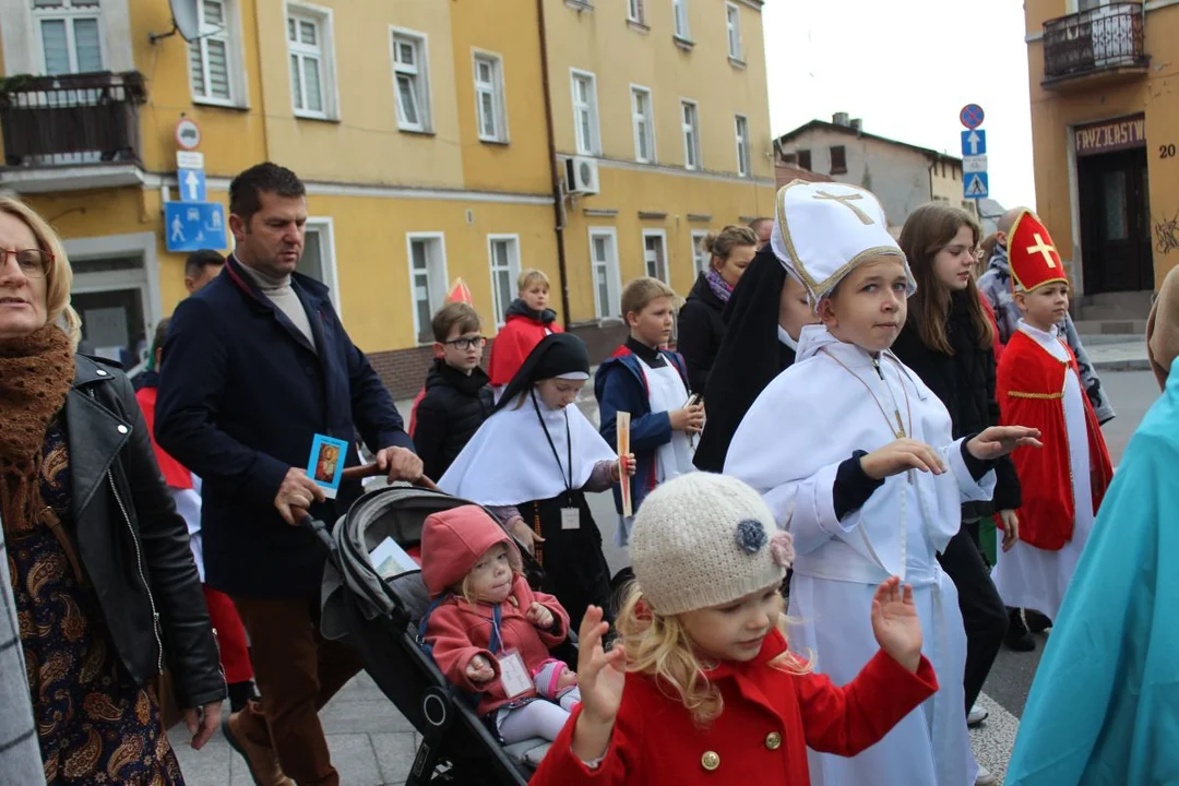 Marsz Wszystkich Świętych w parafii św. Marcina w Jarocinie