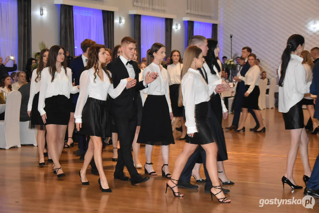 Jak się bawiła młodzież na balu studniówkowym ZSO w Gostyniu?