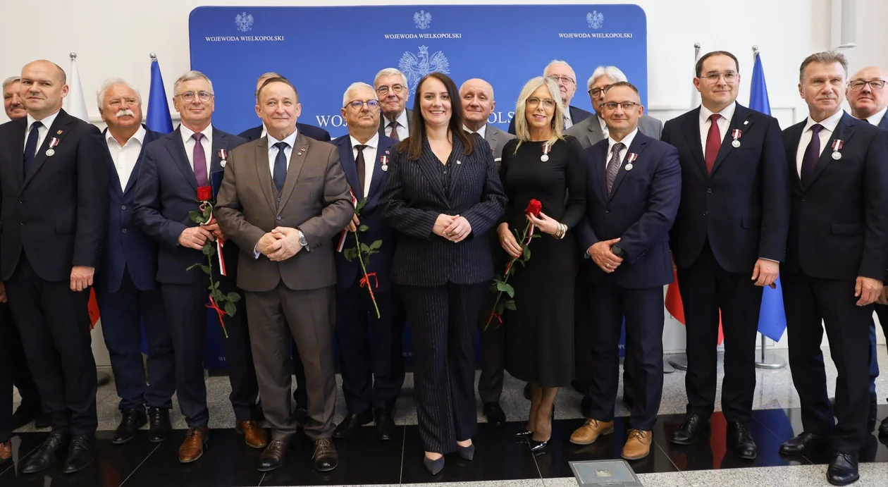 Wielkopolscy samorządowcy uhonorowani. Wręczono prestiżowe odznaczenia [ZOBACZ ZDJĘCIA]