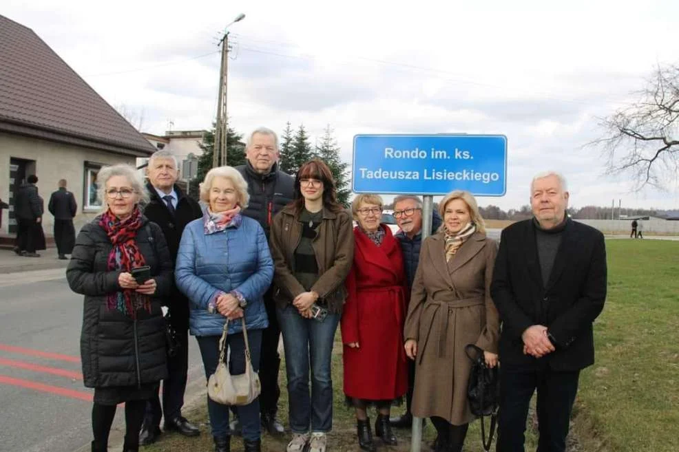 Otwarcie i nadanie imienia rondu w Zalesiu