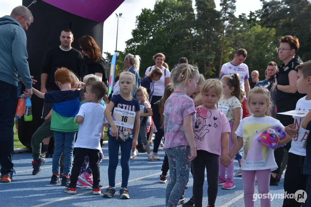 II Rodzinny Festiwal Biegowy w Gostyniu. Bieżnię opanowały dzieci