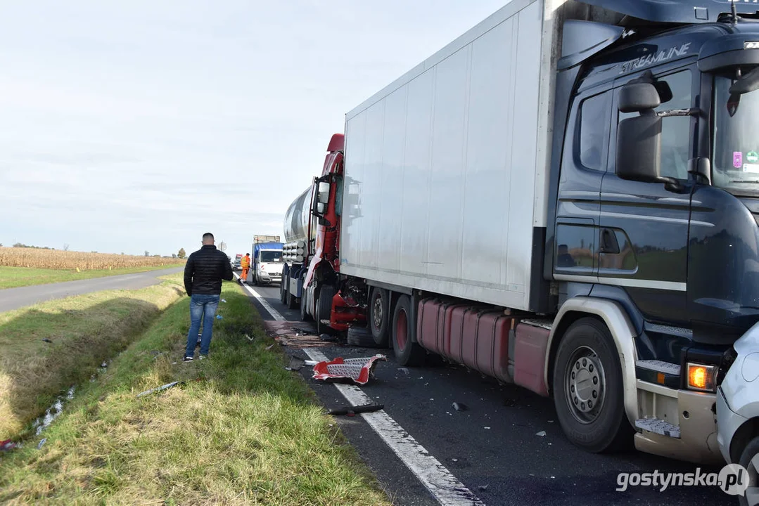 Kraksa na DK12 (obwodnica Borku Wlkp.). Zderzenie 4 samochodów