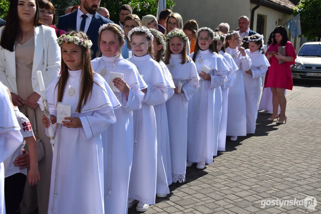 Sakrament I Komunii Świętej w parafii w Pogorzeli