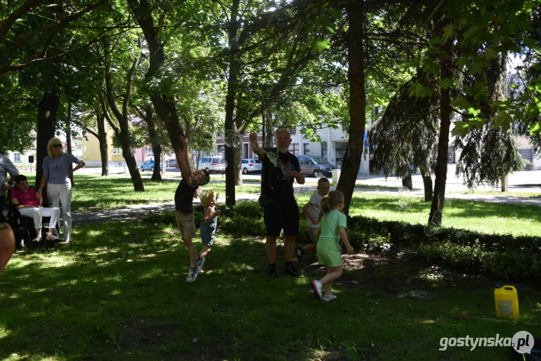 Lokalni Wy-Twórcy w akcji - na kilka godzin do życia przywrócili planty w Gostyniu