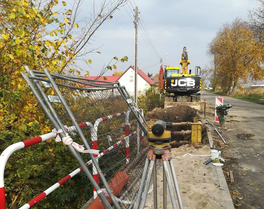 Wielka inwestycja w gminie Dobrzyca. W Karminku trwa budowa kanalizacji - Zdjęcie główne