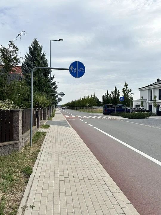 Ścieżka rowerowa na ulicy Wrzosowej w Jarocinie