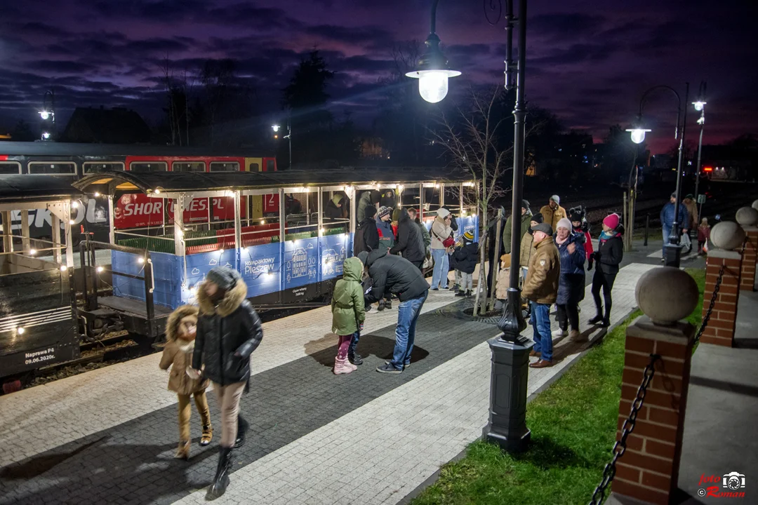 Świąteczne przejazdy kolejką w Pleszewie