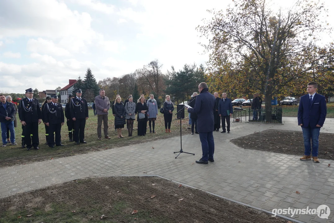 Patriotycznie w Szkole Podstawowej z Oddziałami Integracyjnymi im. M. Kopernika w Piaskach