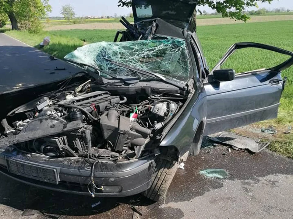Wypadek na drodze powiatowej Żerków-Chrzan. Jedna osoba nie żyje - Zdjęcie główne