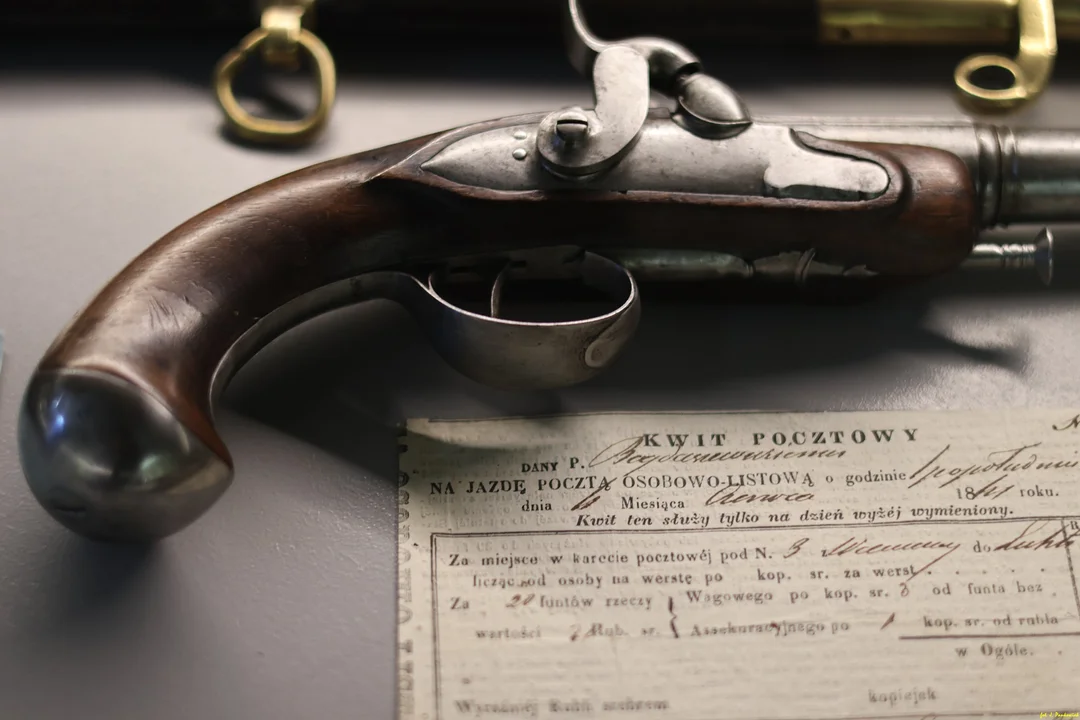 Ta wystawa to pozycja obowiązkowa dla miłośników militariów, historii i dawnego stylu życia - Zdjęcie główne