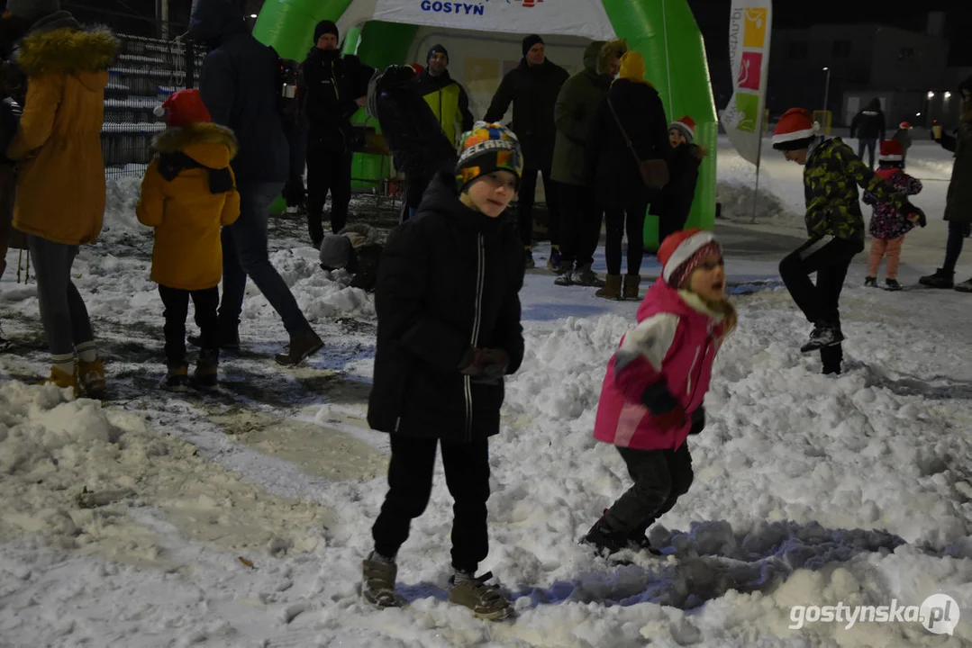 I Bieg Mikołajkowy na stadionie w Gostyniu