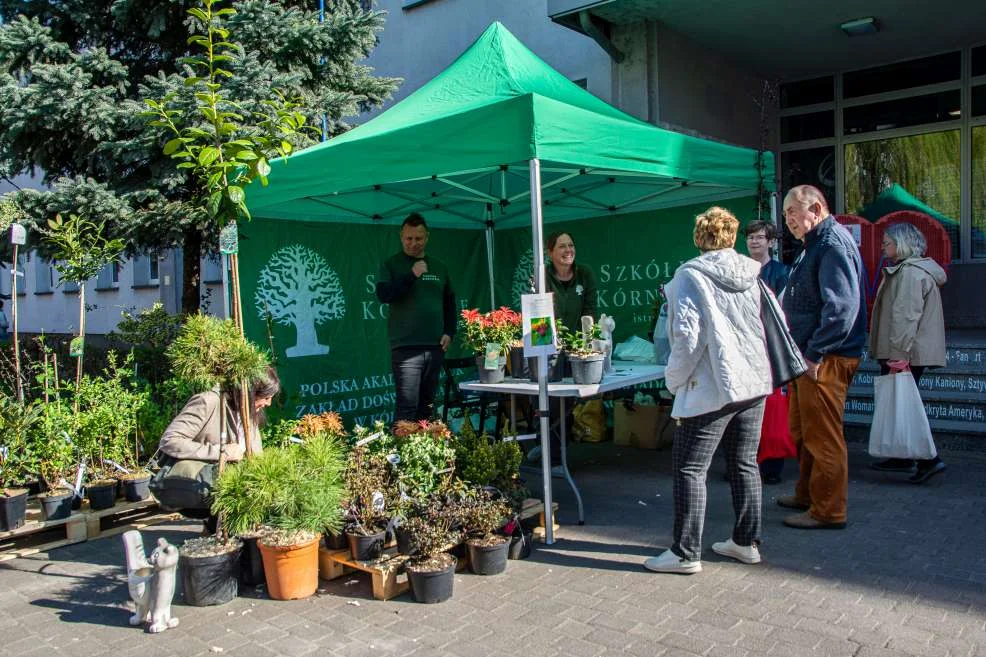 Dzięki wystawcom, którzy zorganizowali swoje stoiska na terenie przy JOK-u, każdy mógł znaleźć coś wyjątkowego do swojego ogrodu czy na balkon.
