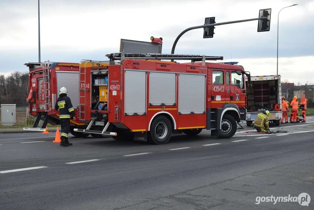 Zderzenie dwóch aut na obwodnicy DW434 w Krobi