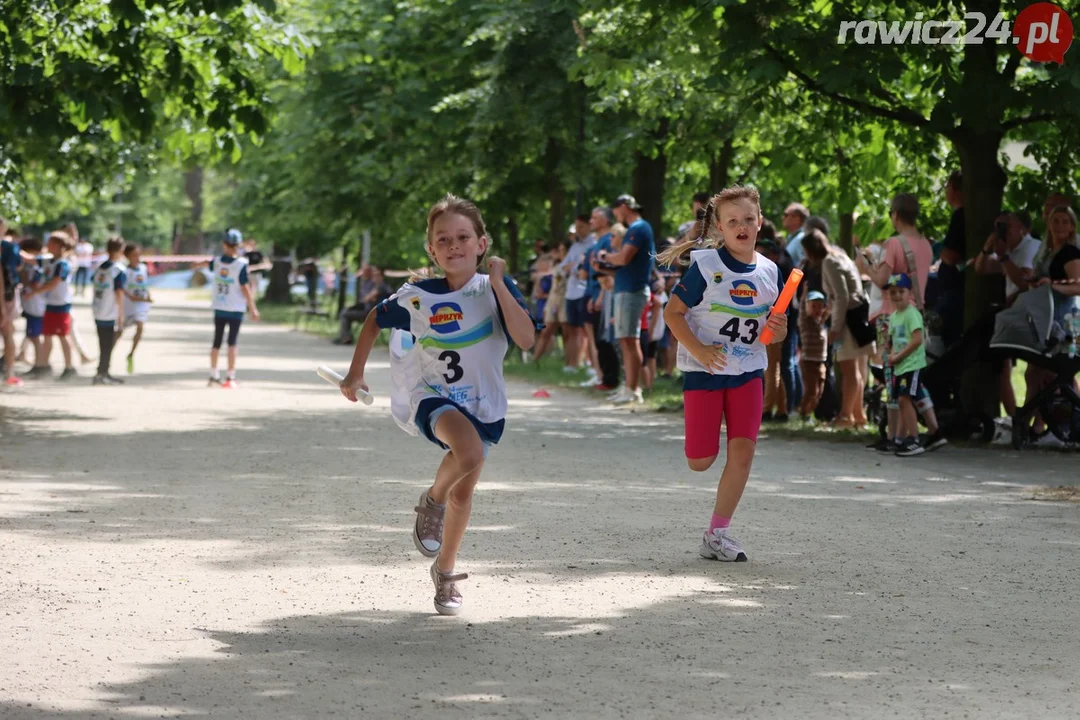 Sztafety szkolne w ramach 24h Rawickiego Festiwalu Sportu