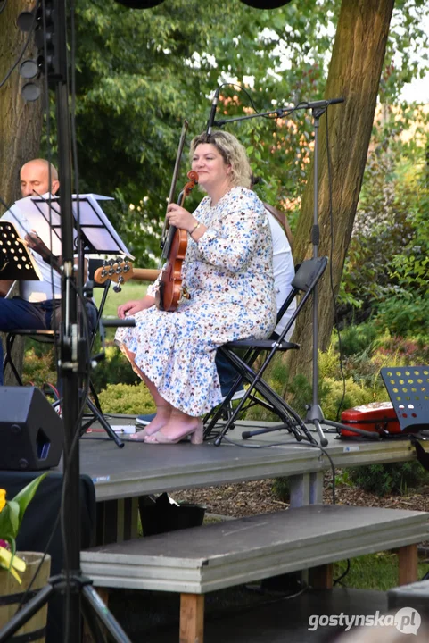 Fontanna pełna muzyki - jubileuszowy koncert zespołu Trio w Borku Wlkp.