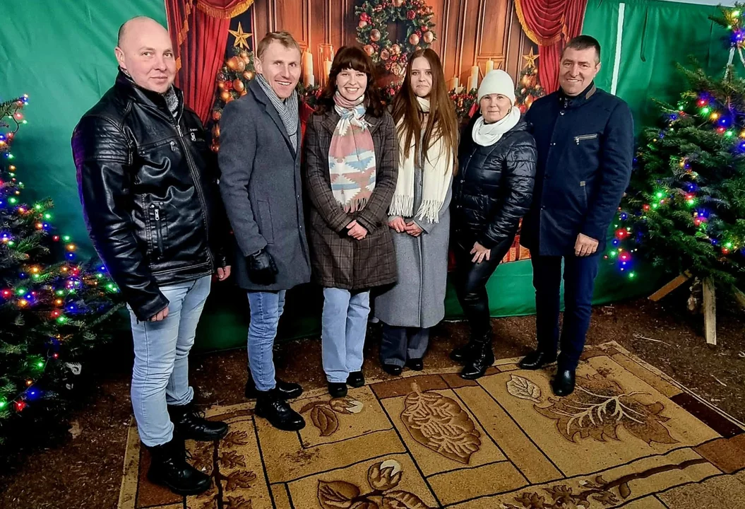 Koncert kolęd w Czermińskim Betlejem. Siostry Piechowiak zaśpiewały najpiękniejsze pieśni bożonarodzeniowe - Zdjęcie główne