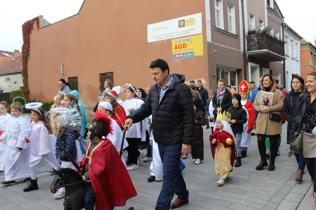 Marsz Wszystkich Świętych w parafii św. Marcina w Jarocinie