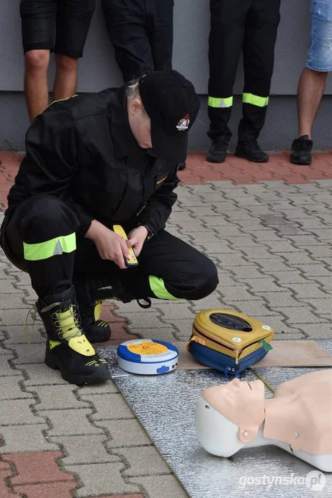 Spotkanie edukacyjno-prezentacyjne w remizie OSP Kromolice - jak używać defibrylatora?