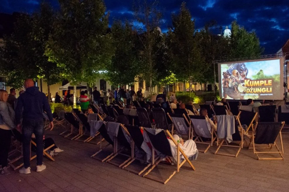 Kino plenerowe na jarocińskim Rynku