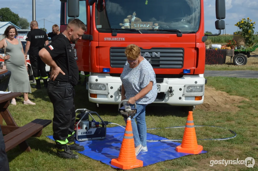 Festyn i dożynki w Sikorzynie cieszyły się sporym zainteresowaniem małych i dużych mieszkańców wsi