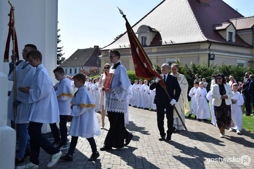 Sakrament I Komunii Świętej w parafii w Pogorzeli