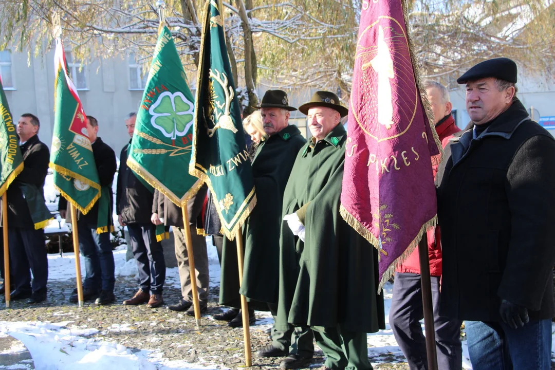 Zaduszki Mikołajczykowskie w Dobrzycy. Oddali hołd byłemu premierowi [ZDJĘCIA] - Zdjęcie główne