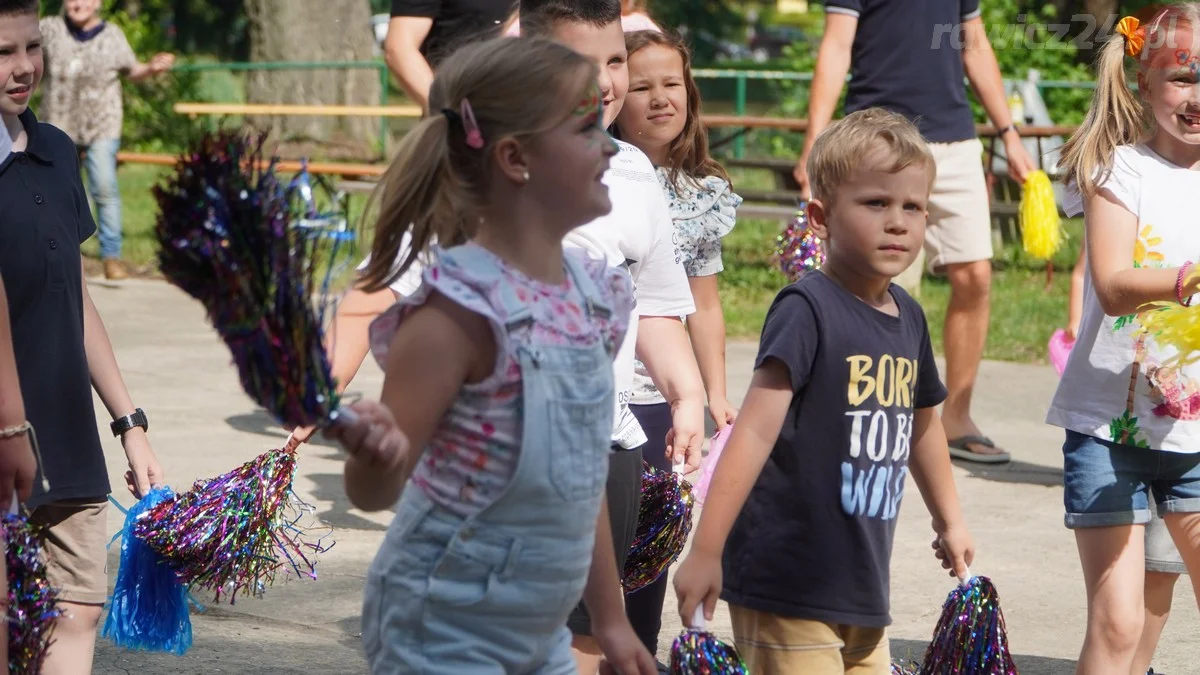 Dzień Dziecka przy muszli w Pakosławiu