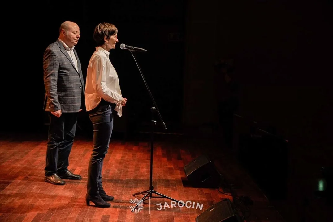 Dzień Babci i Dziadka w Jarocinie. Z Zespołem Folklorystycznym "Snutki" z Potarzycy i śląskimi szlagierami