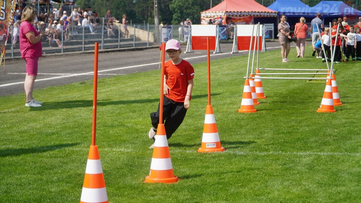 Dziecięce Drużyny Pożarnicze na zawodach w Miejskiej Górce