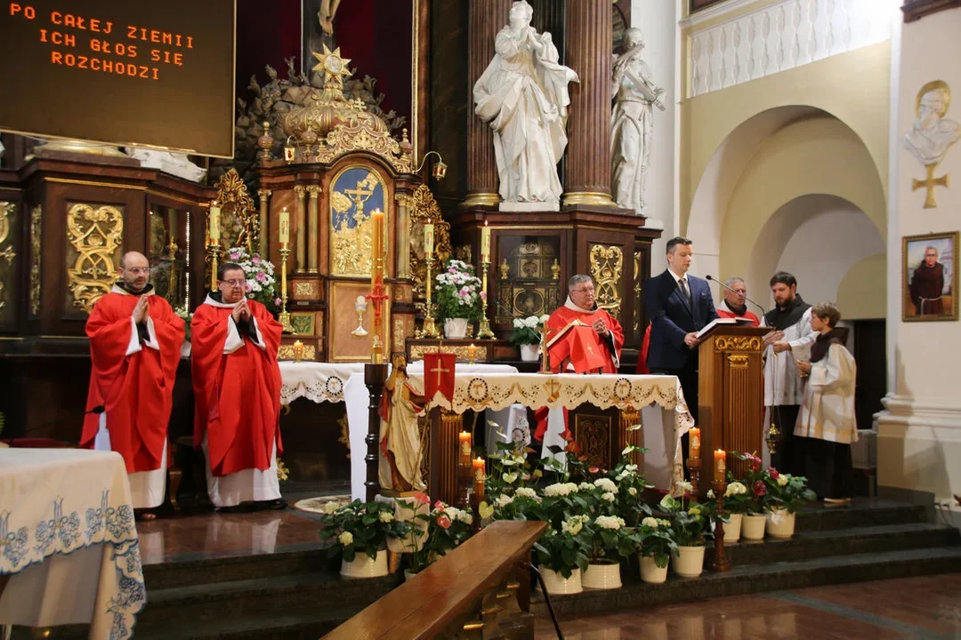 Wnętrze kościoła klasztornego na Goruszkach w Miejskiej Górce