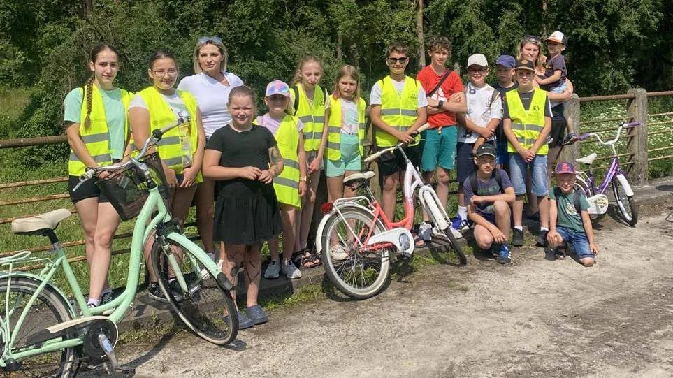 Zakończył się wakacyjny cykl wycieczek rowerowych z GCKiR w Jutrosinie - Zdjęcie główne