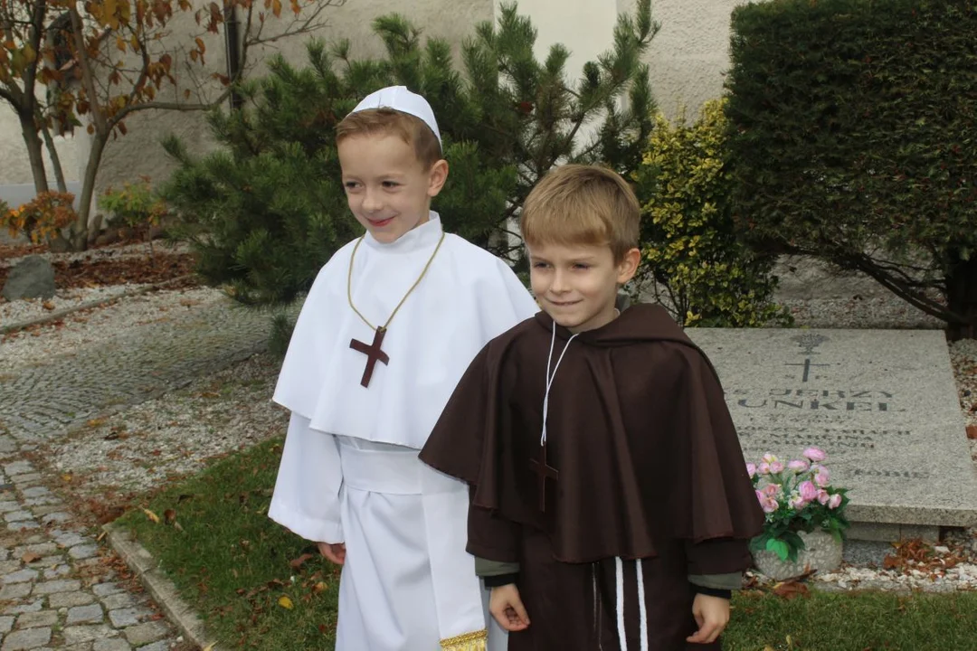 Marsz Wszystkich Świętych w parafii św. Marcina w Jarocinie