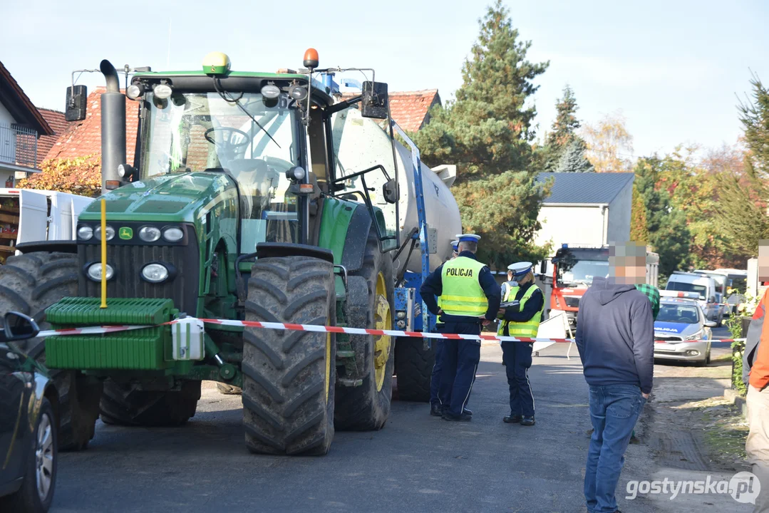 Wypadek śmiertelny w Żytowiecku. Mężczyzna przejechany przez ciągnik