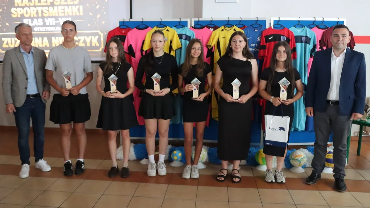 Uhonorowali sportowców ze szkoły w Sarnowie