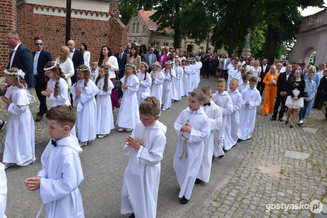 Uroczystość Pierwszej Komunii Świętej w parafii farnej w Gostyniu