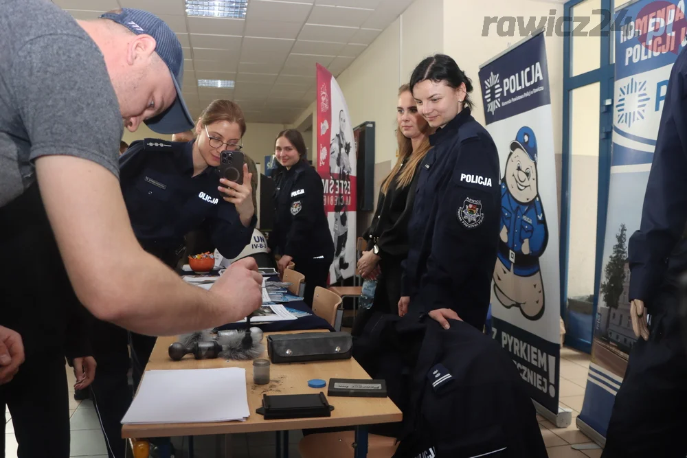 Targi edukacyjne w szkole w Sierakowie