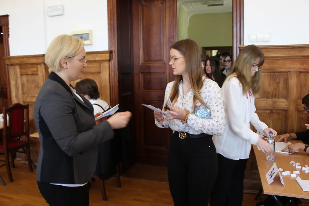 Maturzyści z ILO rozpoczęli egzamin maturalny z języka polskiego