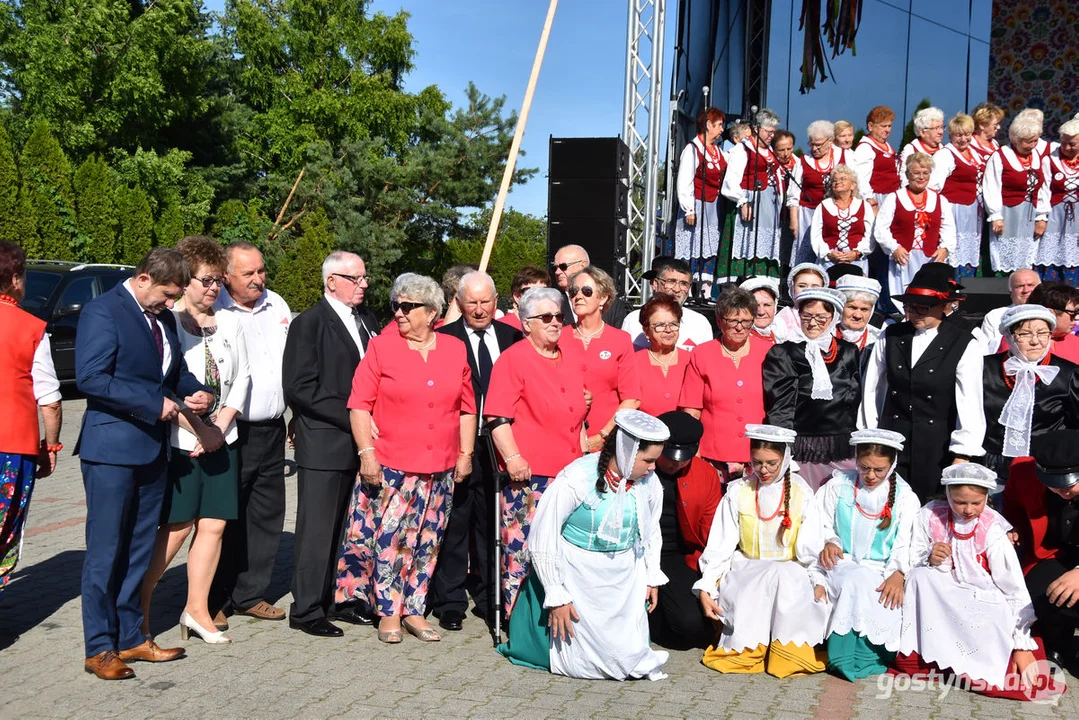 Jubileuszowy Przegląd Zespołów Ludowych w Borku Wlkp. wraz z wystawą samochodów retro 2022