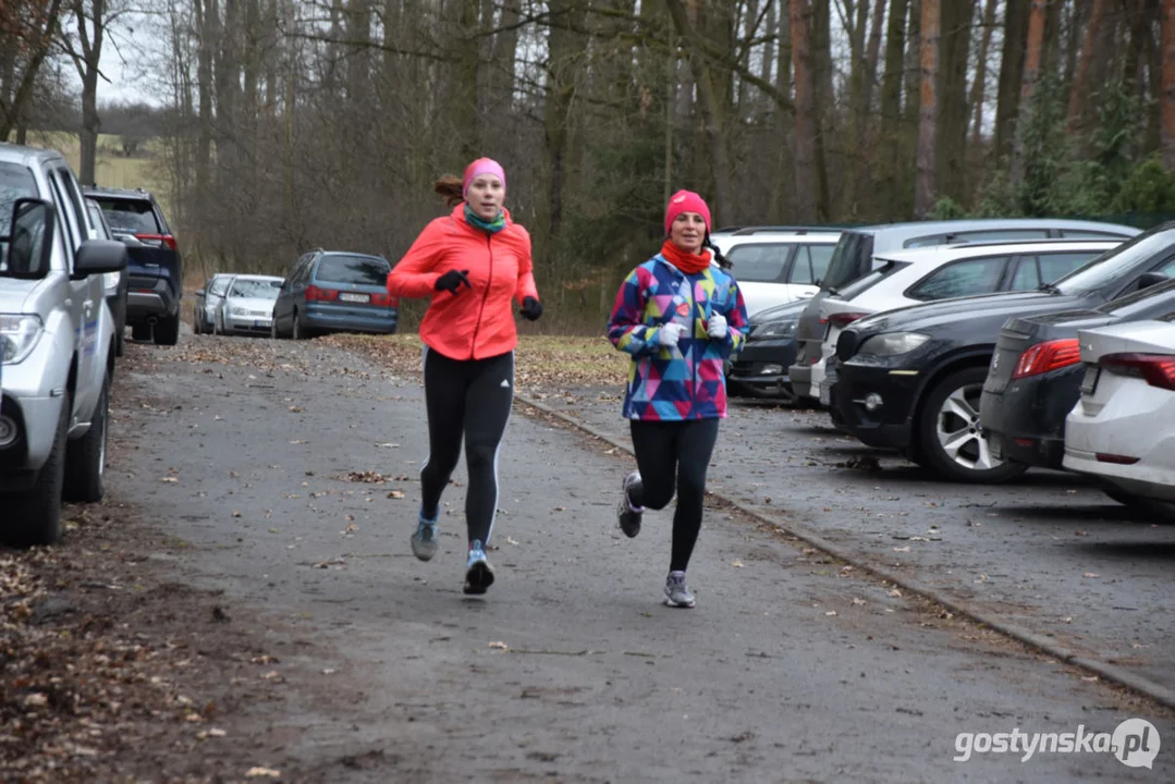 Biegająco zagrali dla WOŚP - Parkrun Gostyń i Grupa Nieprzemakalni Gostyń razem na trasie