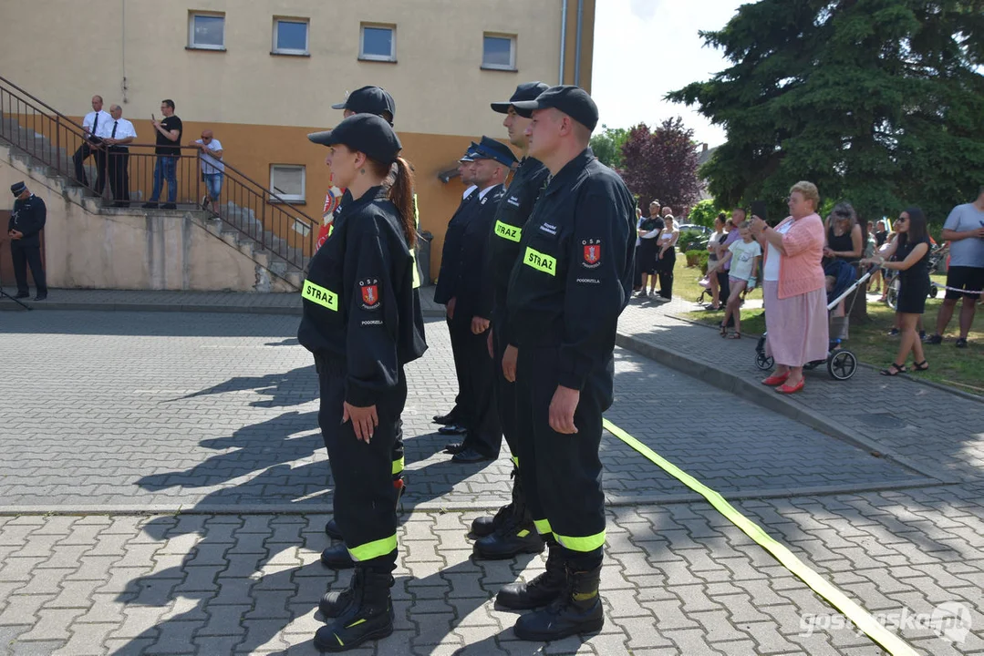 Przekazanie wozu strażackiego dla jednostki OSP w Pogorzeli