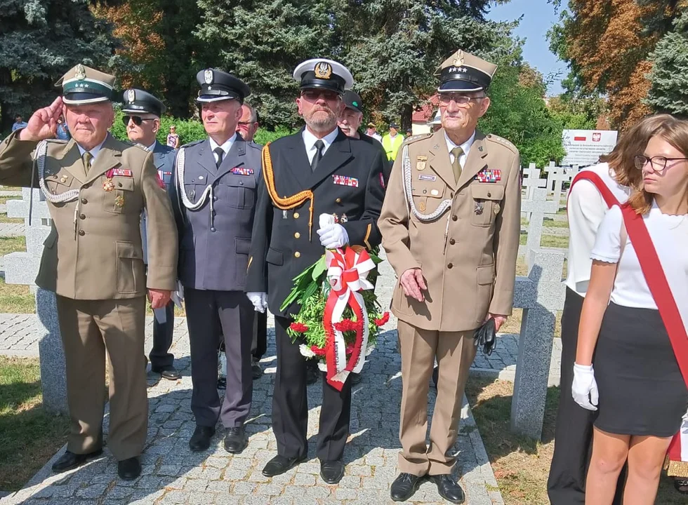 Pleszewianie wzięli udział w obchodach 85. rocznicy Bitwy nad Bzurą [ZDJĘCIA] - Zdjęcie główne