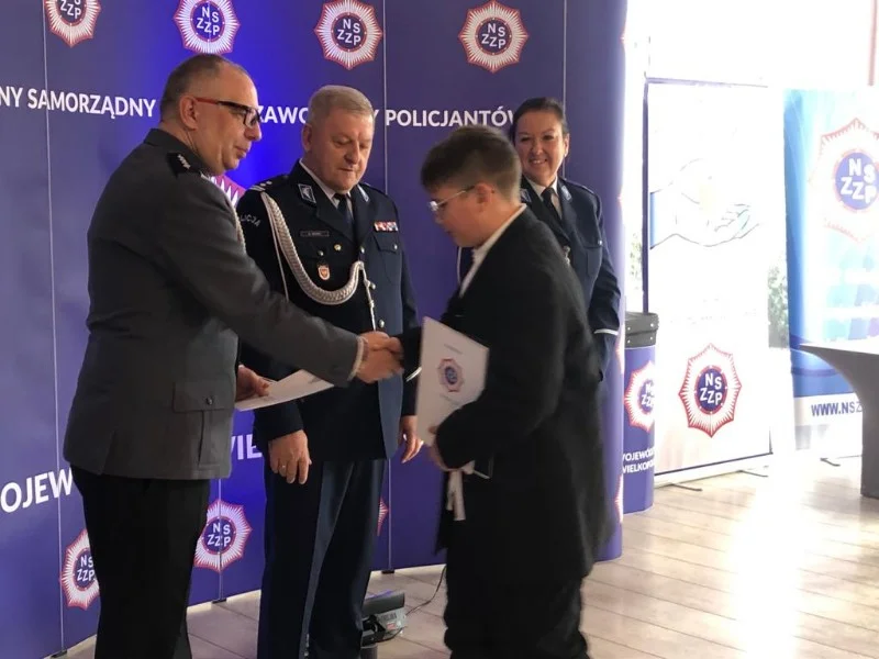 Rawicz. Nagrody i listy gratulacyjne dla rawickich uczniów