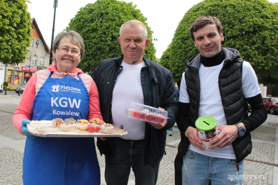 Panie z KGW Kowalew upiekły i rozdały 740 babeczek na 740-lecie Pleszewa